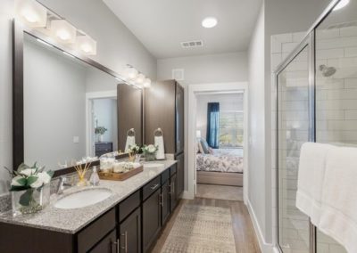 Picture of pristine bathroom in Solea Cinco Ranch