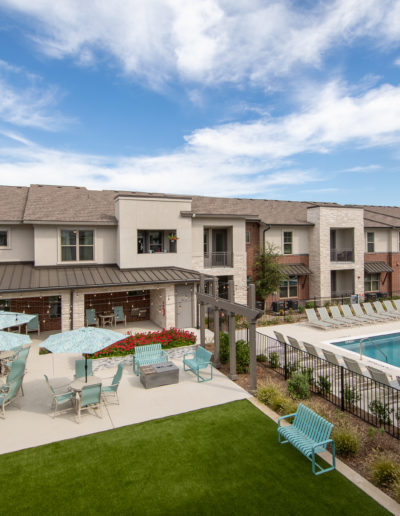 picture of Luxe at Rowlett courtyard