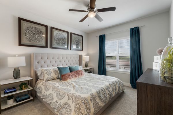 Picture of a master bedroom at Solea Alamo Ranch