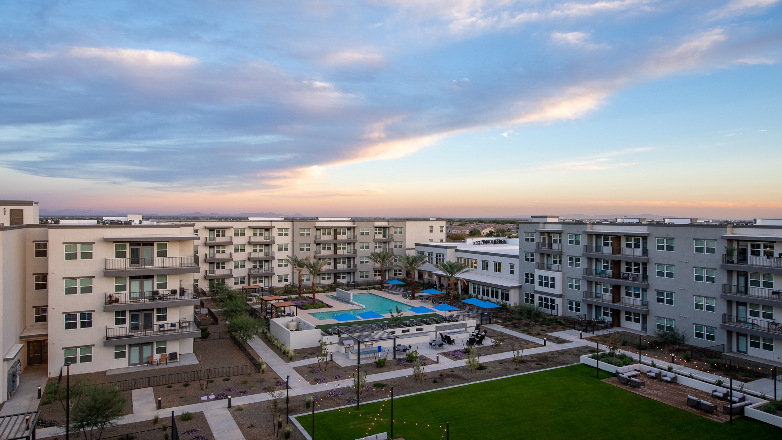 Mera City Center Card picture of Amberlin Georgetown pool